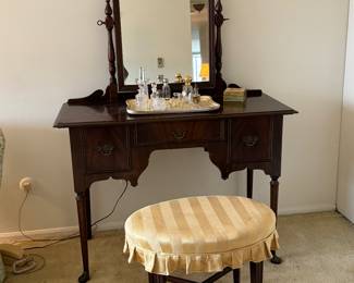 Berkey & Gay mahogany vanity 