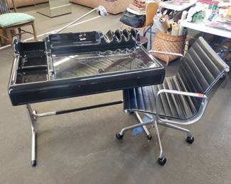 Italian Space Age “Orix” Desk by Vittorio Parigi & Nani Prina, ca. 1970, w/ an Eames-Style Desk Chair