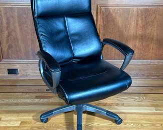 WEDGEMERE OFFICE CHAIR | l. 31 x w. 27 x h. 42 in