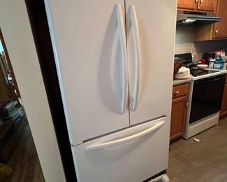 Whirlpool side-by-side refrigerator French door freezer