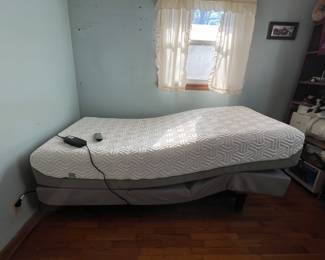 TWIN - Tempur-pedic adjustable, twin Hospital Bed with lumbar like new!