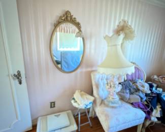 Bedroom sitting chairs, lamps