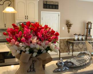 Spring is in full bloom in South Denton. Petwer, Silver, Crystal and more!