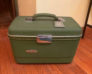 Vintage travel case with key