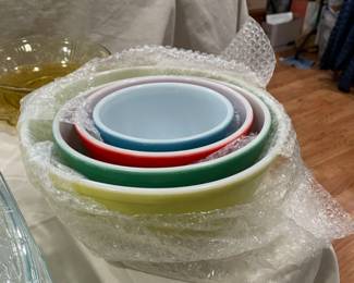 Pyrex bowls