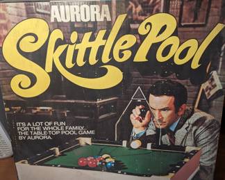 Skittle pool table game