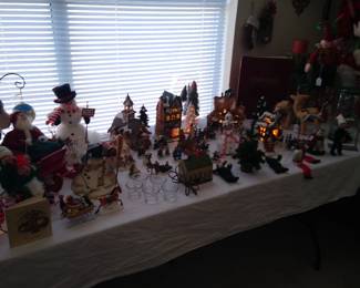 This room has great Christmas, holiday decor and children's toys as you will see. 