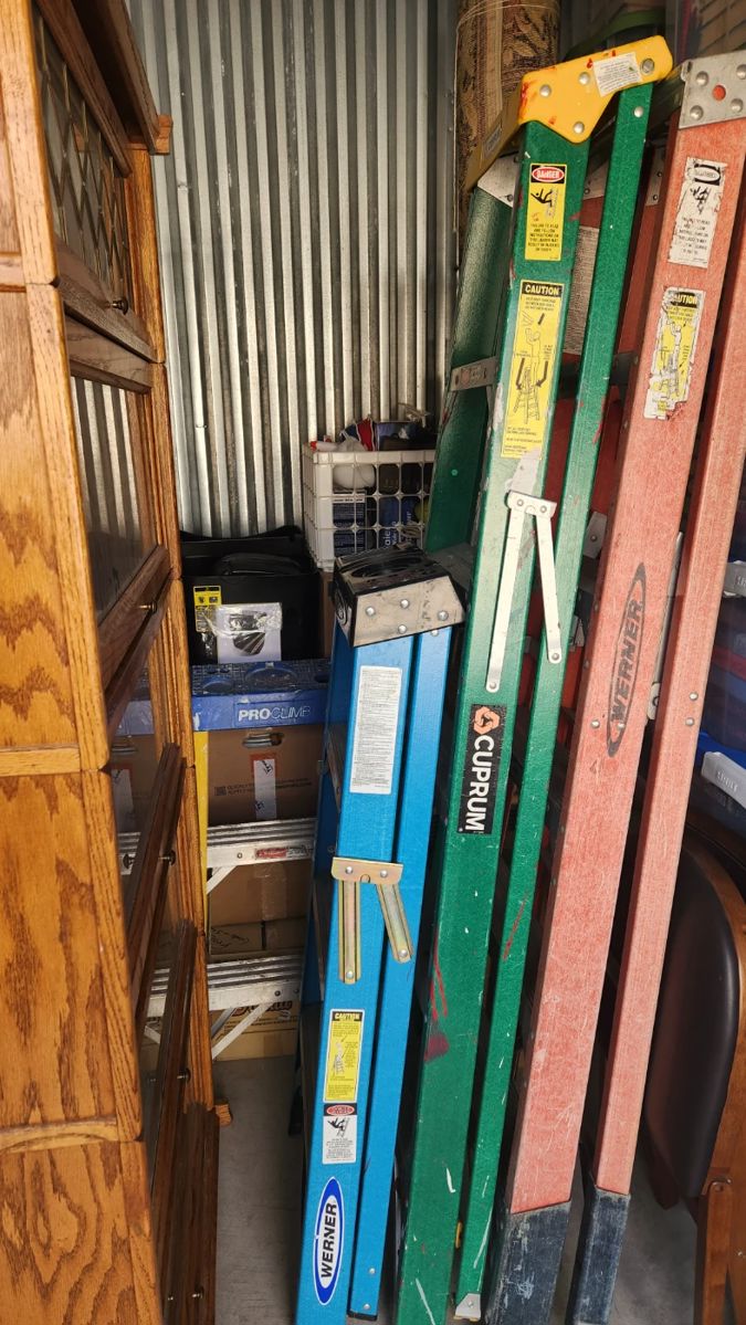 VALLEY ESTATE SELLS LONGABERGER, BOOKS,FURNITURE,... starts on 4/12/2024