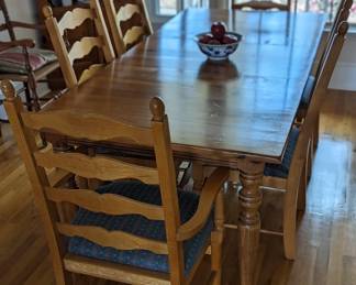 Furniture: Dining Table/ 6 Chairs