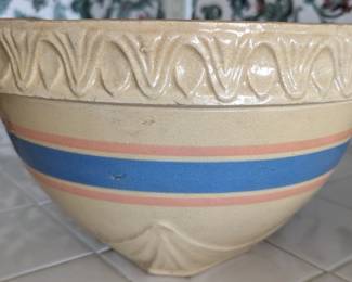 Vintage Pottery: Mixing Bowl: 