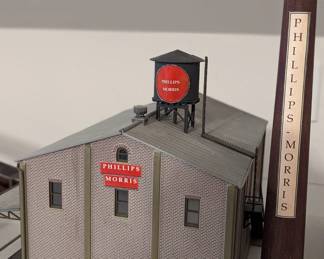 HO Scale Model Railroad Building