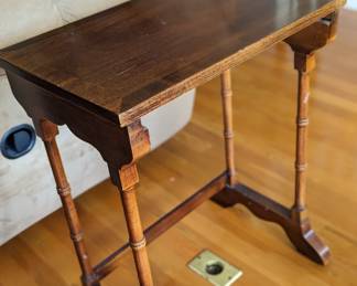 Furniture: Small Side Table