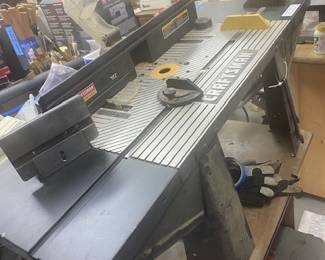 Craftsman router table and router