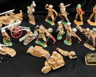 LARGE GROUP OF VTG. BARCLAY MANOIL SOLDIERS