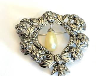 Silver tone Pin with Faux Pearl Teardrop
