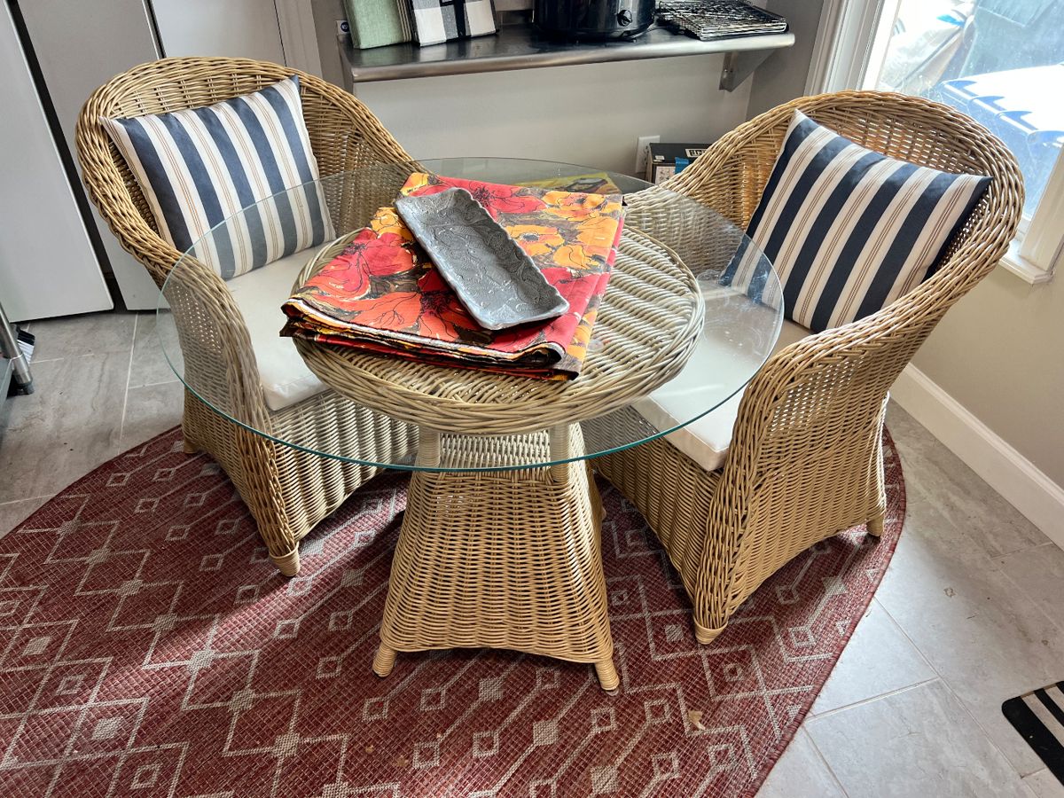 Beautiful Rattan Table & 2 Chairs