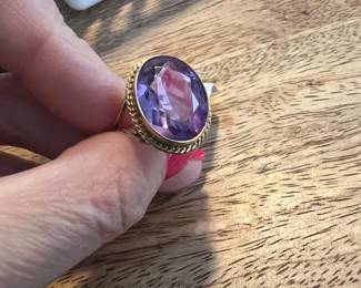 Antique Amethyst 9K Gold Ring