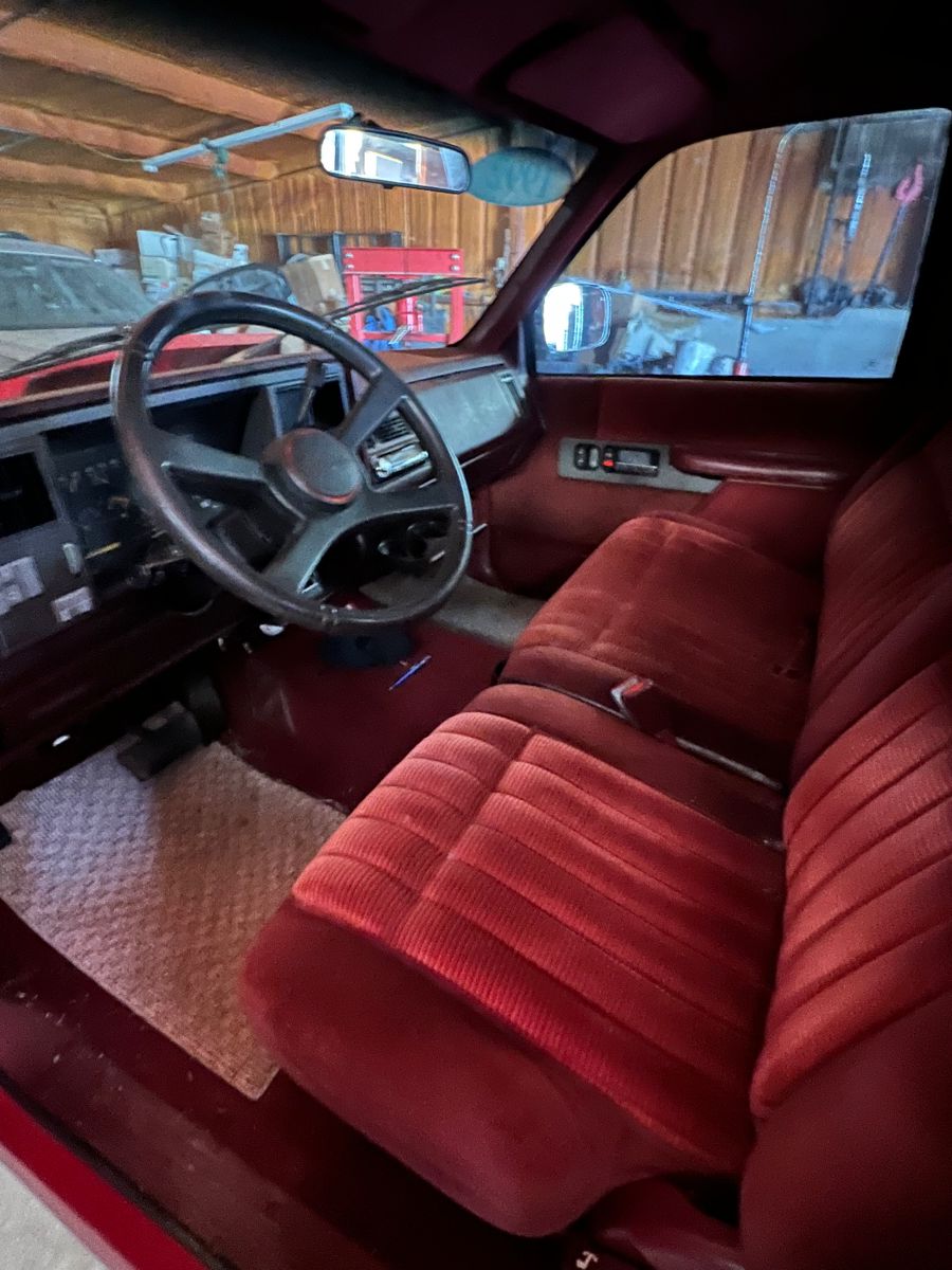 Davis Living Estate Sale in Hobart, OK starts on 4/4/2024