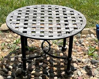 Woodard round cross woven lattice design table