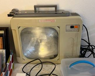 Portable overhead projector (vintage!)