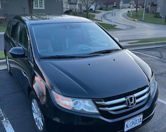 2015 Honda Odyssey, meticulously maintained, new tires, new brakes, warranty on recent maintenance work. Great deal!