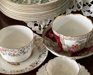 Assorted teacups & saucers