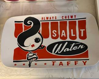 Vintage plastic salt water taffy plattee