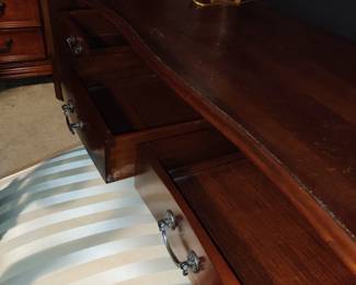 (2) drawer desk