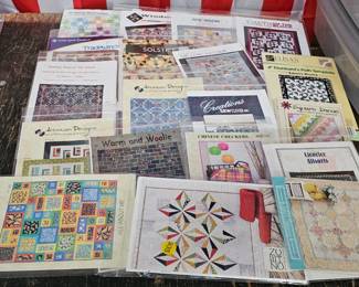 LOT OF QUILT PATTERNS