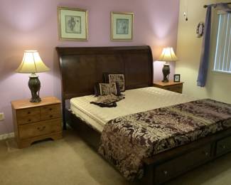 King size w/ 2 drawer storage