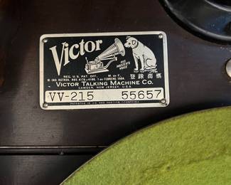 Victrola Victor Talking Machine (VV-215  55657),