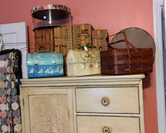 Decorated lunch boxes and baskets