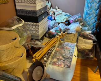Boxes of trims and roving wools