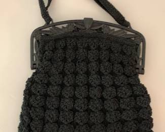Vintage crocheted handbag with cellulite frame