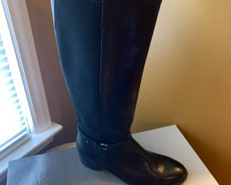 Aquatalia boots, lack calf w/elastic, 11M, NIB
