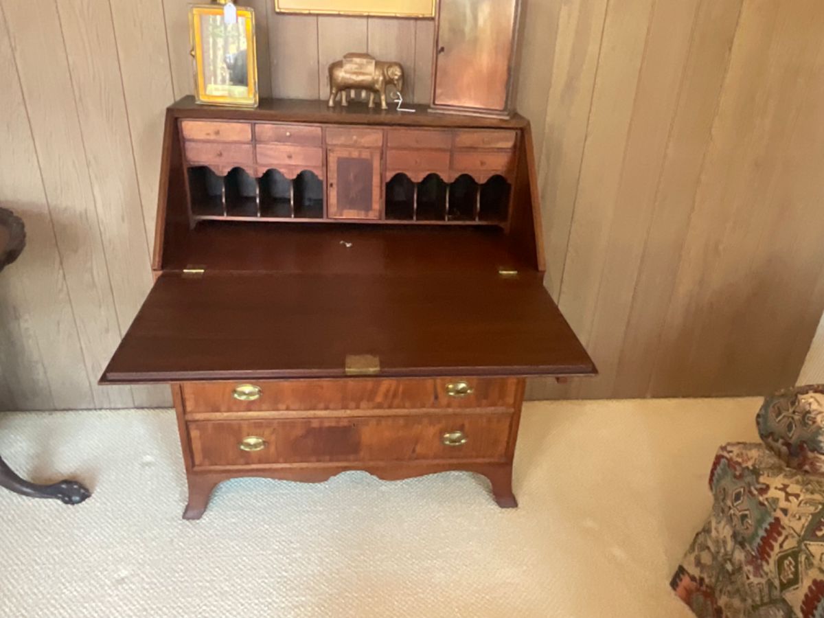 QUEENS LAKE WILLIAMSBURG ONLINE SALE starts on 3/19/2024