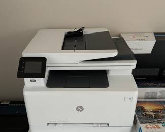 HP Printer and Cartridge Set. Photo 1 of 2.