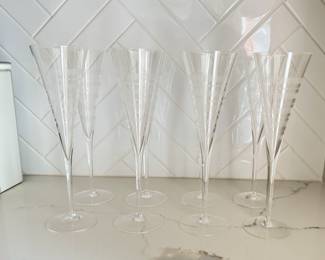 Set of 8 Champagne Flutes.