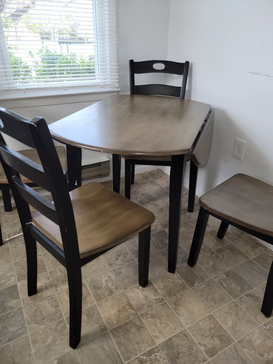 Estate Sale Crestwood Village 7 in Manchester Township, NJ starts on 3