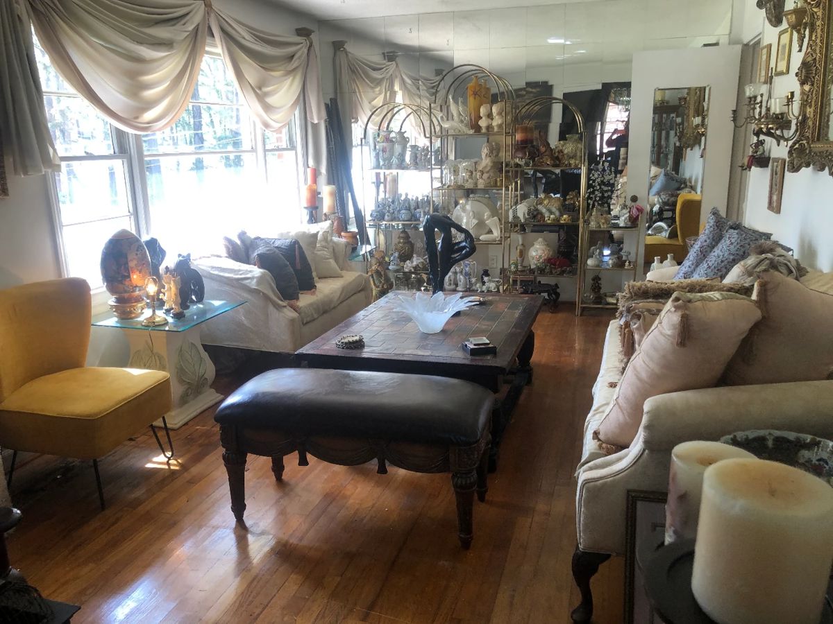 50 Off & 25Off Furnishing BEE'S KNEES VINTAGE... starts on 4/19/2024