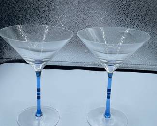 #228 lot of 4 Martini Glasses, 2 clear, 2 as shown-$12