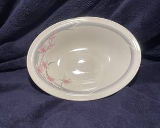Royal Doulton Fresh Flowers serving plate -$12