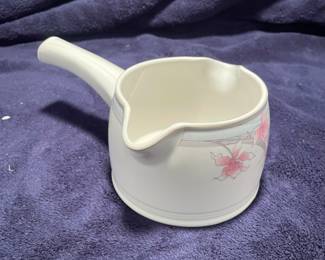 Royal Doulton Fresh Flowers gravy boat -$12