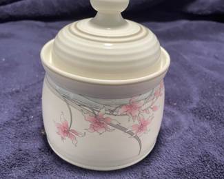 Royal Doulton Fresh Flowers 1.5 quart round covered casserole -$25