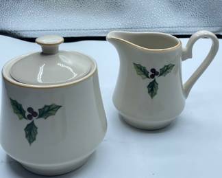 #244 Vintage Merry Brit Xmas Sugar n Creamer set-$10 4” x2.5”