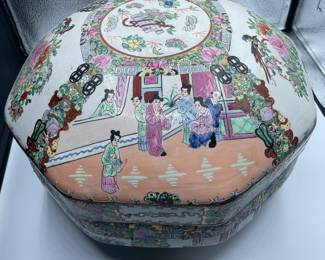 #277 Another view: CONTEMPORARY CHINESE PORCELAIN WEDDING BOX