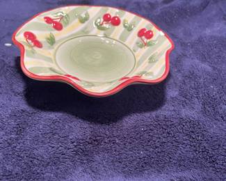 Candy dish w claw feet -$5