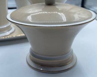 Lot #245 Service/ Vanity set 7 pcs w lids -$16