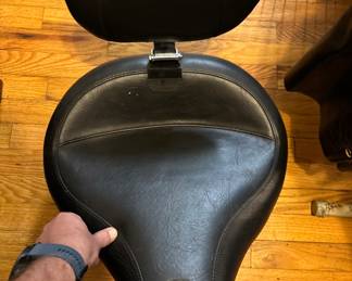 XL Motorcyle Seat..Harley Davidson..Mustang Manufacturer 