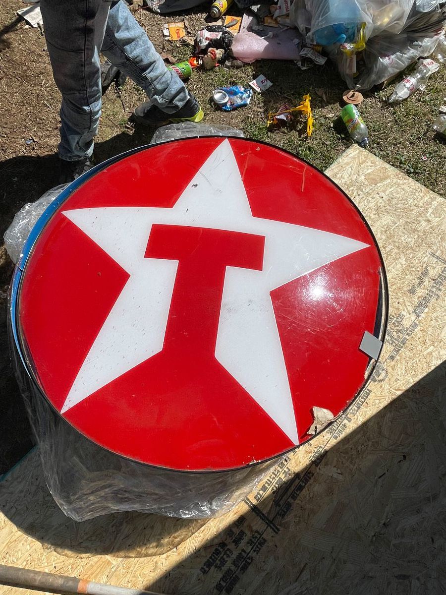 Texaco lighted sign